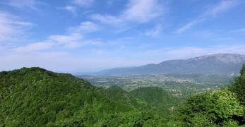 Panorama verso il Monte Grappa dalla vetta del Colle di San Giorgio 