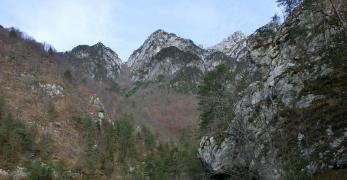 La Val Curta con il Monte Frascola sullo sfondo