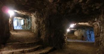 L’interno delle gallerie militari di Morosna, detti Stoli