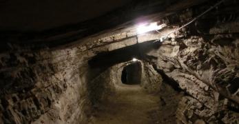L’interno delle gallerie militari di Morosna, detti Stoli