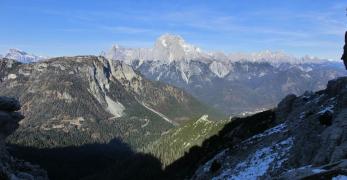 Il Monte Rite e La Valle di Cadore. Sullo sfondo, i Monti Antelao, Sorapis e il Gruppo delle Marmarole