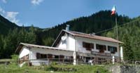 Il Rifugio Lunelli, punto di partenza e d'arrivo
