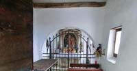 L' interno della chiesetta di San Mauro 