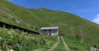 Malga Solarol. Dietro: il Monte Solarolo 