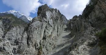 Costone roccioso lungo la forra del Torrente Susaibes 