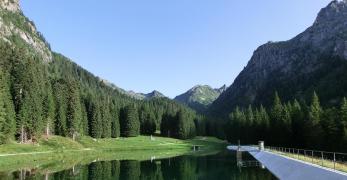 Il laghetto nei pressi di Malga Sorgazza