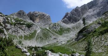 Il Cadin della Meda. Sullo sfondo, Forcella della Meda