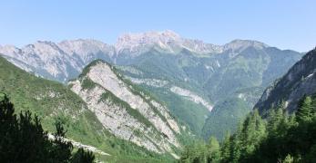 La Val della Meda. Sullo sfondo, il Gruppo del Pramaggiore