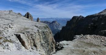 La Val de Mesdi’. Sulla sx. il Bech e il Dente de Mesdi’