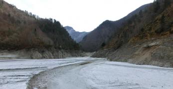 Il Canale di Meduna dal letto del Lago del Ciul