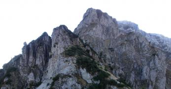 Il versante nord del Monte Serva da Forcella Zirvoi