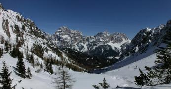 La Val de Forada. Sullo sfondo, le Marmarole