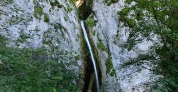 La Cascatella del Rio Vederna sulla Stretta del Salton in Val Caora