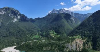 La Val Vajont con l’omonimo Lago. Sullo sfondo, il Col Nudo