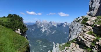 Intaglio con panorama sul Gruppo del Bosconero