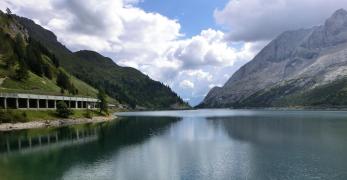 Il Lago Fedaia e l'omonimo Passo